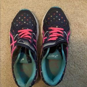 ASICS size 2 girls tennis shoe